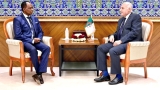 عطاف يستلم أوراق اعتماد سفير رواندا الجديد لدى الجزائر