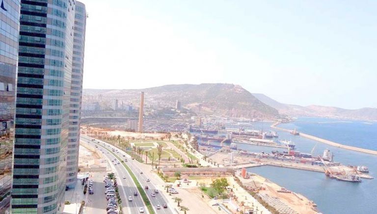 مشروع سلسلة مطاعم متخصصة وقاعات حفلات