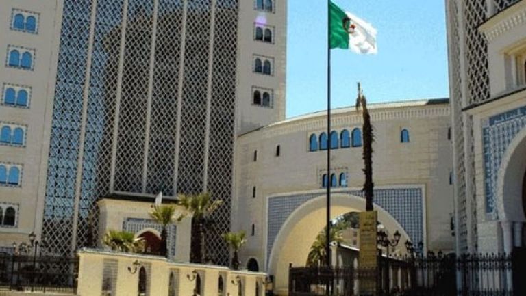 الجزائر تشارك في اجتماعات "أوبك" للنظر في وضع السوق