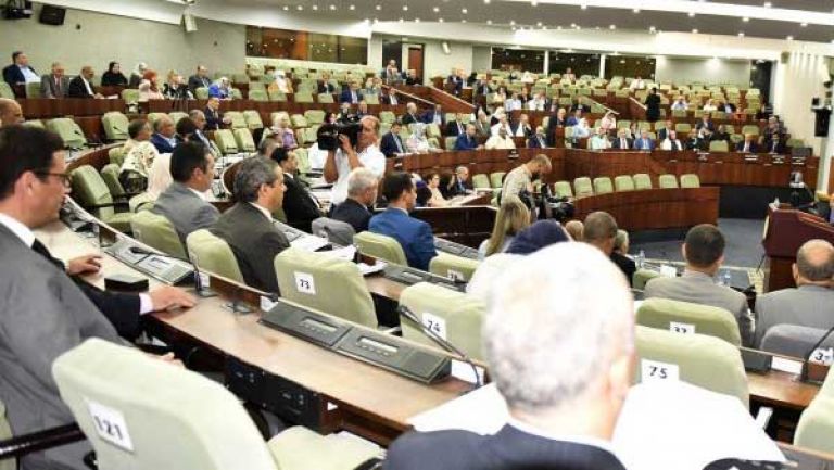 النواب بين التثمين والمطالبة بالتأجيل