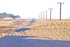 الرمال تعزل القصر العتيق ببودة