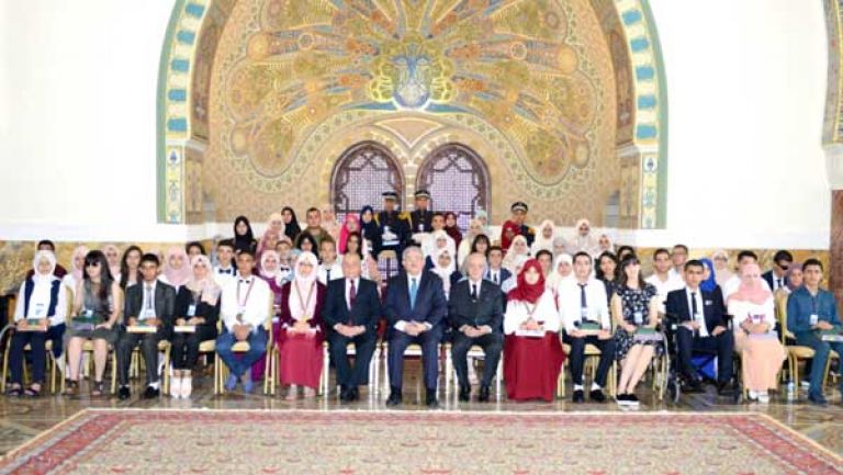 هدايا ورحلة إلى إسبانيا لـ68 تلميذا