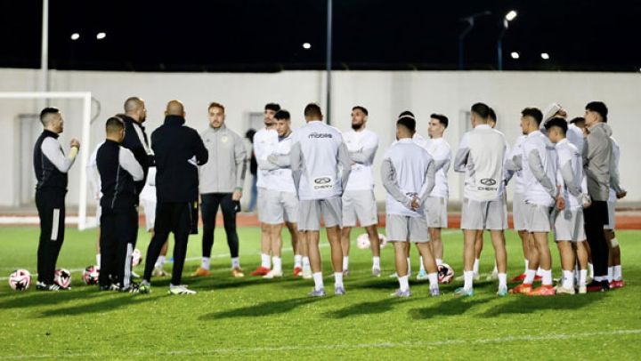 بوقرة يباشر التحضير للقاء غامبيا في تصفيات "الشان"