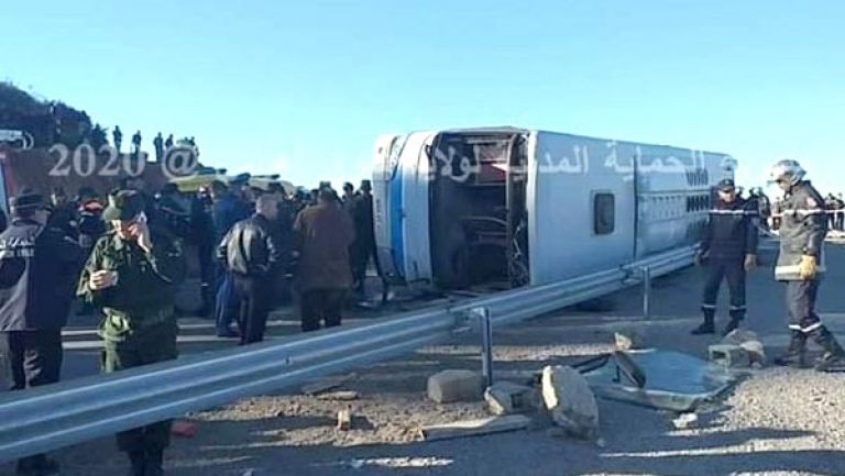 8 وفيات و22 جريحا في انحراف حافلة بسوق أهراس