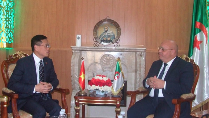 وزير المجاهدين يستقبل سفير جمهورية فيتنام بالجزائر