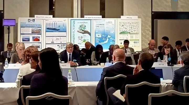 الجزائر ملتزمة بتطوير حلول مبتكرة في النقل والطاقات المتجدّدة