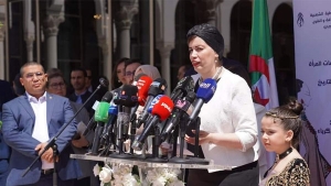 وزيرة الثقافة والفنون صورية مولوجي