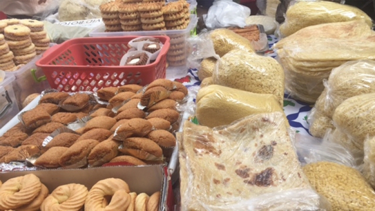 بيوت تتحول إلى ورشات لصناعة العجائن التقليدية