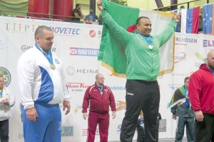 "عملاق" حمل الأثقال الذي حطم الأرقام العالمية