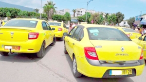 أصحاب سيارات الأجرة يطالبون بتهيئة محطة النقل