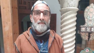 المرشد السياحي كادير الزمني