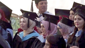 أعراس يزف فيها الناجحون