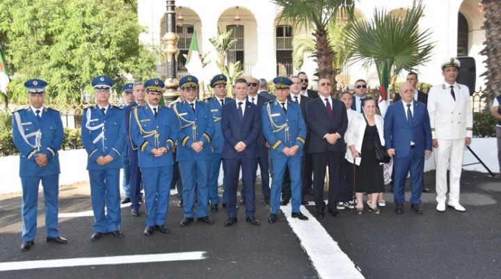تجديد العهد بالدفاع عن الوطن والمواطن