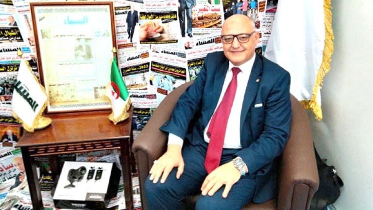 وزير التكوين والتعليم المهنيين يزور جناح عرض جريدة "المساء"