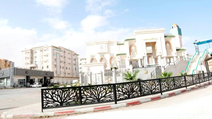 مسجد "القدس".. تحفة معمارية تسرّ الناظرين