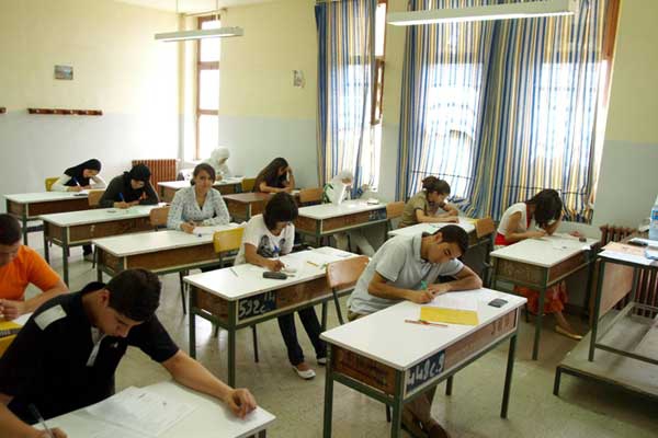 أزيد من 500 ألف مترشح في الموعد غدا