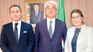 وزير الشباب والرياضة سيد علي خالدي- كاتبة الدولة المكلفة برياضة النخبة سليمة سواكري- سفير اليابان بالجزائر كونو أكيرا
