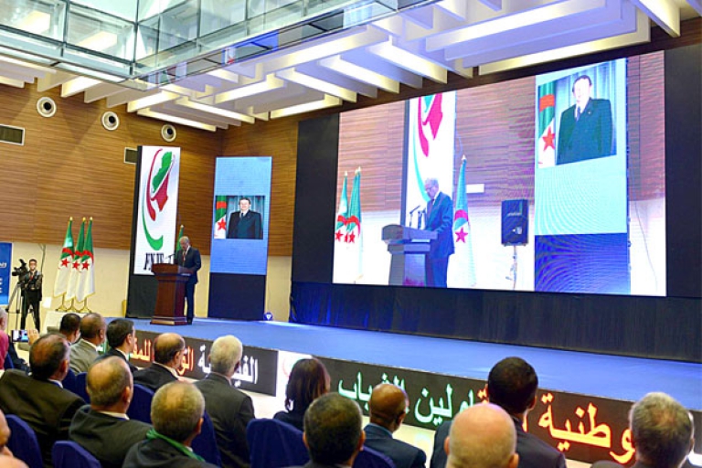 الدولة لن تمسح ديون الشباب لكن سترافقهم بإجراءات جديدة