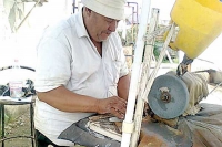 مهنة خطرة إتقانها يجنب تعذيب الأضحية