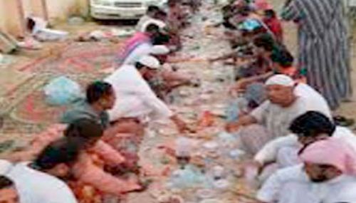 إفطار جماعي لحفظة القرآن وعمال النظافة