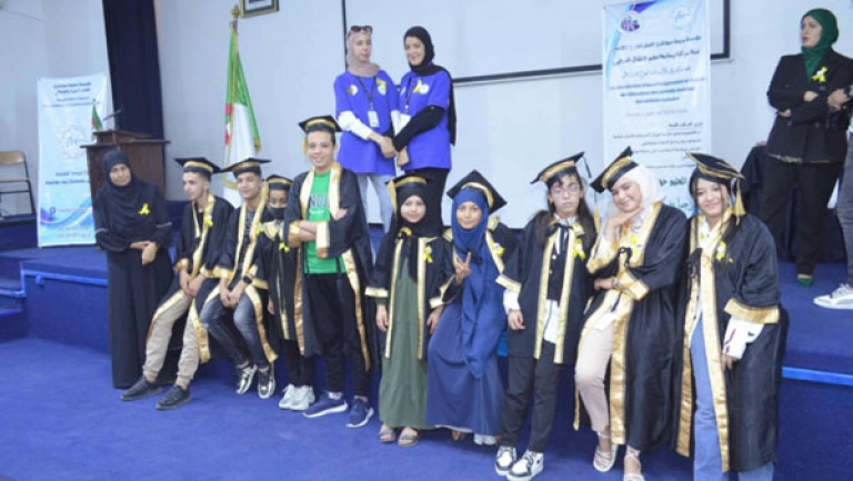 مؤسسة "سواكري" تكرم مرضى السرطان الأبطال