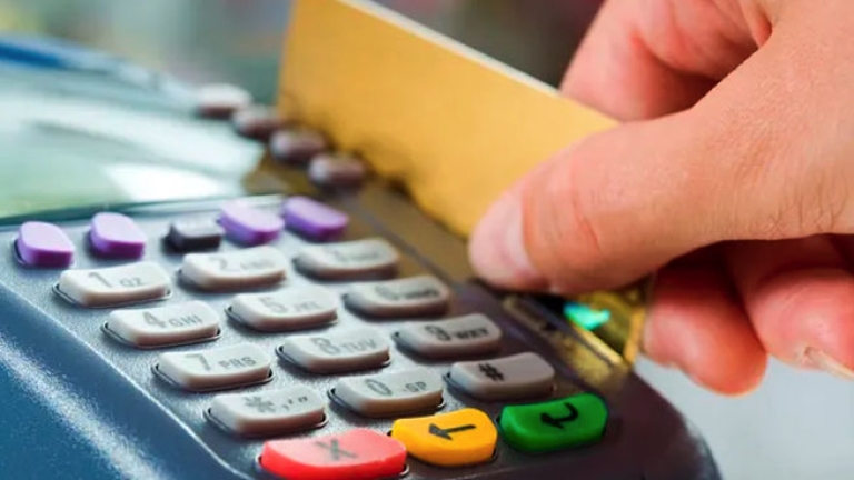الإصدار الفوري للبطاقات البنكية هذا العام