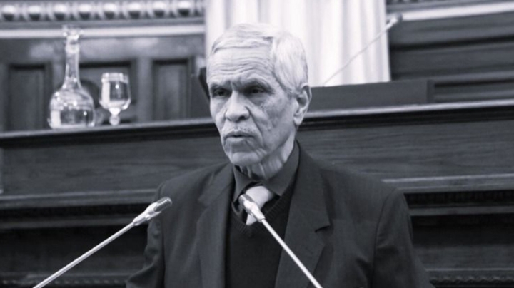 رئيس مجلس الأمة يعزي عائلة الفقيد