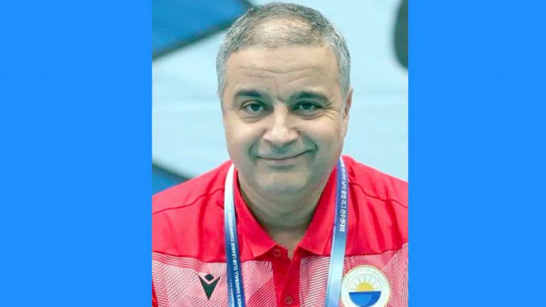 سفيان حيواني مدرب جديد لمنتخب الإمارات العربية الأول