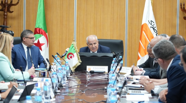 مشروع استراتيجي يدعم إنتاج الغاز الطبيعي في الجزائر