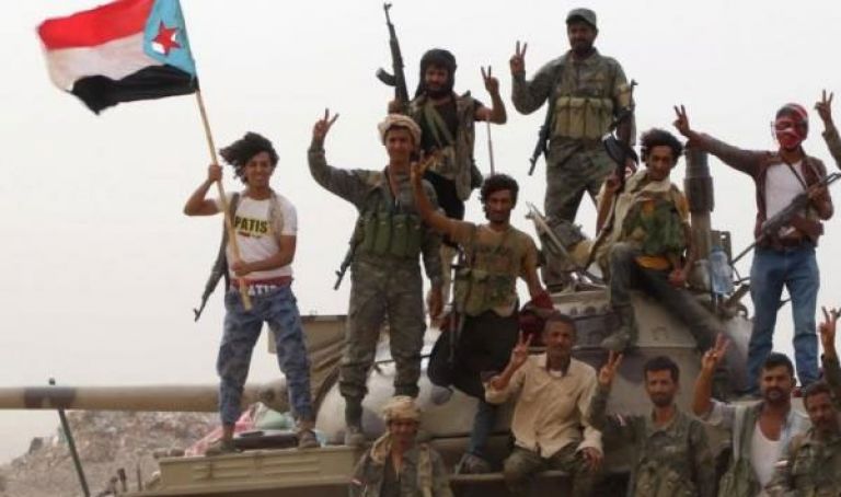 الحكومة اليمنية تشترط انسحاب ”الانفصاليين” من عدن