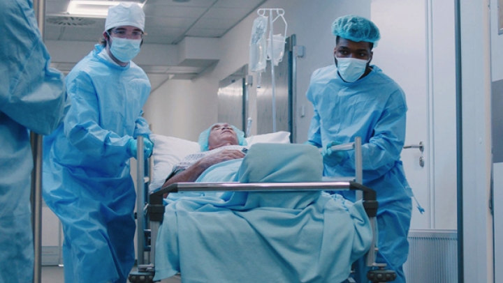 مكاتب خاصة لتسيير عمليات إجلاء المرضى بين المستشفيات