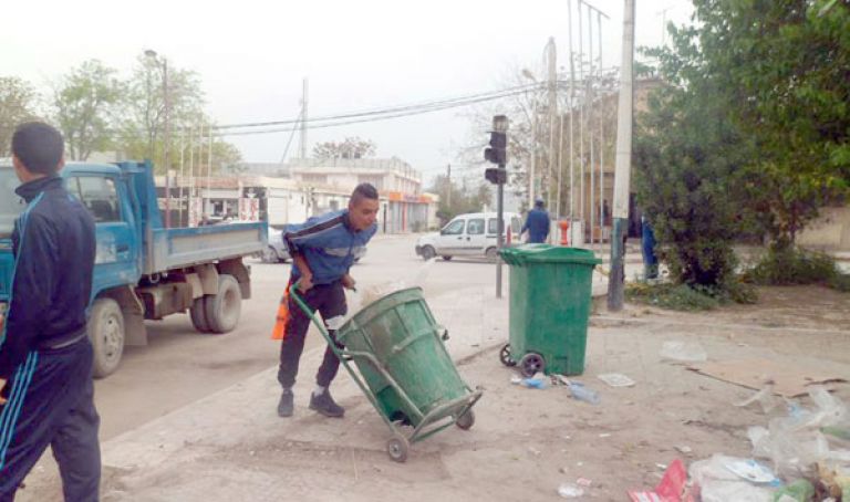 رفع 1400 متر مكعب من النفايات بتبسة