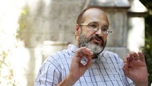 الصحفي والدبلوماسي المغربي السابق، علي لمرابط
