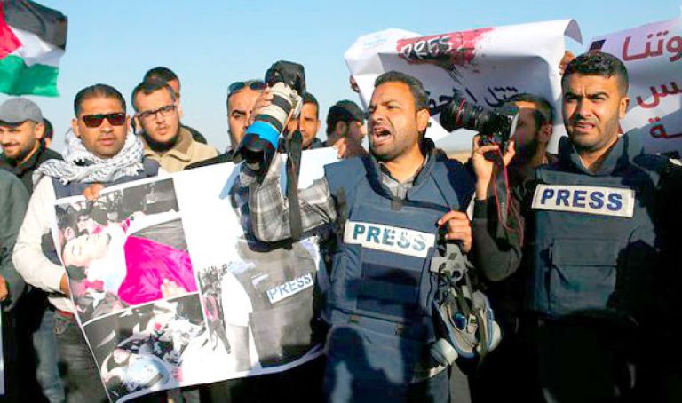 استشهاد ثاني صحفي فلسطيني