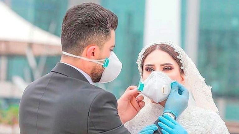 فيروس "كورونا" يحرم العرسان من إقامة الولائم