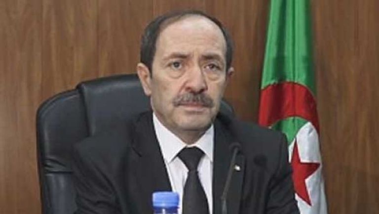 وزير التربية يحث على التفاني والمثابرة في العمل