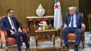 رئيس المجلس الشعبي الوطني السيد ابراهيم بوغالي- سفير المملكة الهاشمية الأردنية بالجزائر، السيد شاكر عطا الله العموش