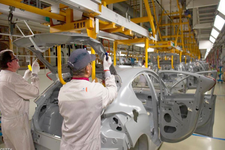 بوشوارب يبقي على «السوسبانس» بخصوص مشروع «بيجو»