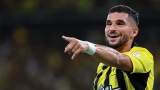 النجم الجزائري حسام عوار
