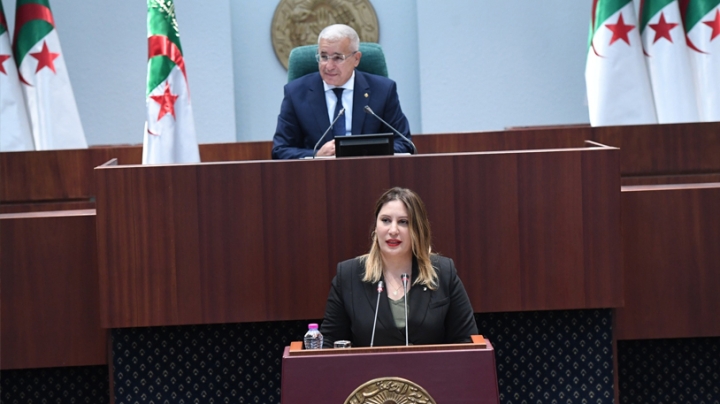 أوسمة جديدة واعتراف رسمي من الأمّة بتضحيات الجيش