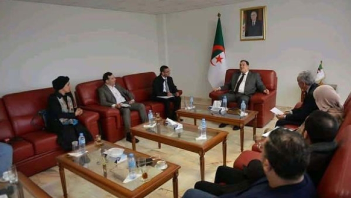 أربعة لقاءات جهوية تجمع الأسرة الإعلامية