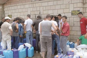 أزمة ماء حادة بسبب سوء التوزيع