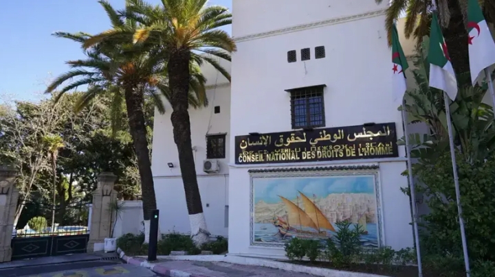 الشباب ركيزة أساسية في بناء الجزائر الجديدة