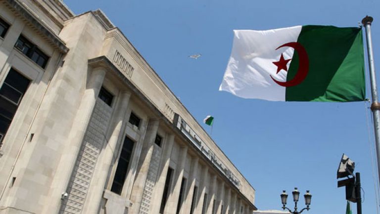 تحصين النظام والأمن العموميين وحماية القضاة والأئمة
