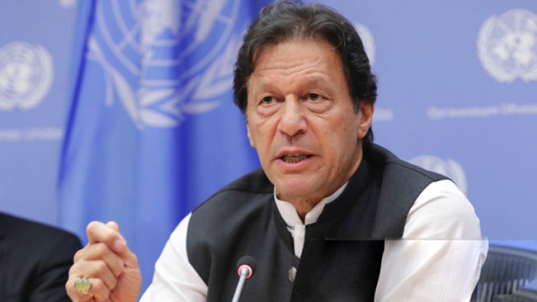 الرئيس الباكستاني يحل البرلمان