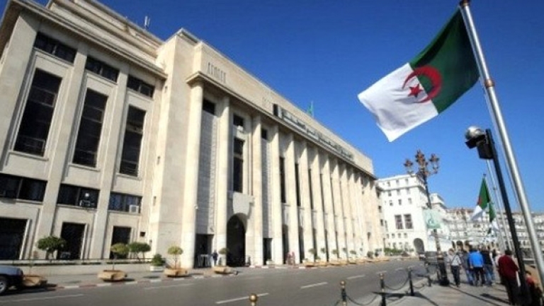 إخطار رئيس الجمهورية بتقارير اللجان الاستعلامية
