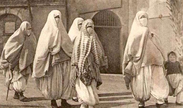 "المرأة الجزائرية عبر العصور"