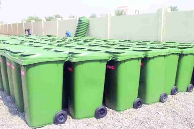 مديرية البيئة بوهران توزع 1800 حاوية نظافة