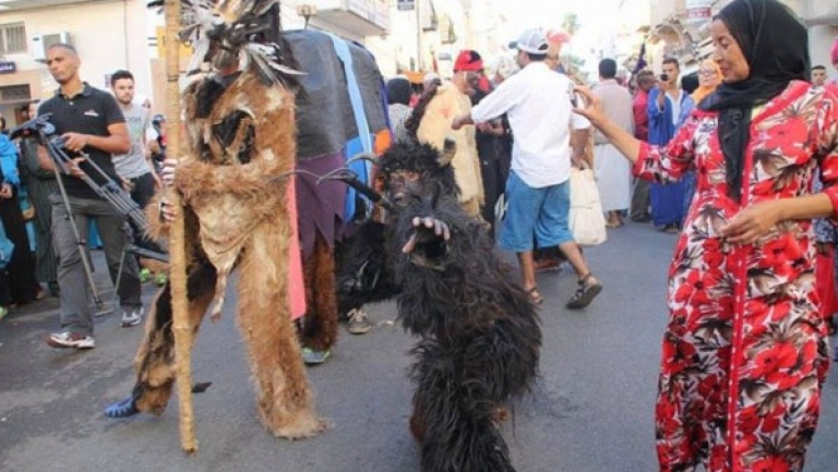 "كرنفال ايراد".. مهرجان تنكري بدلالات عميقة