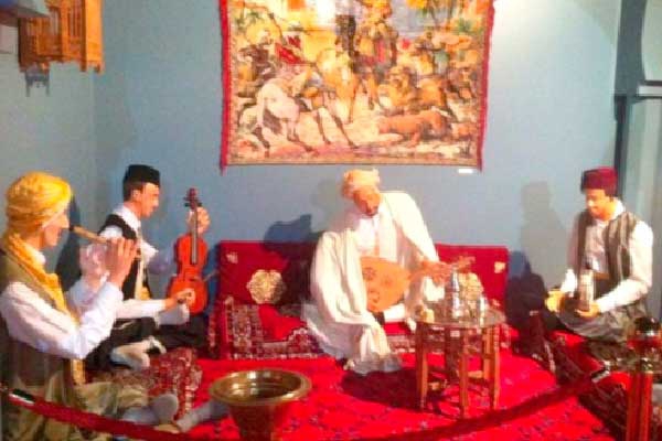 عروض موسيقية وندوات وتكريم للشيوخ